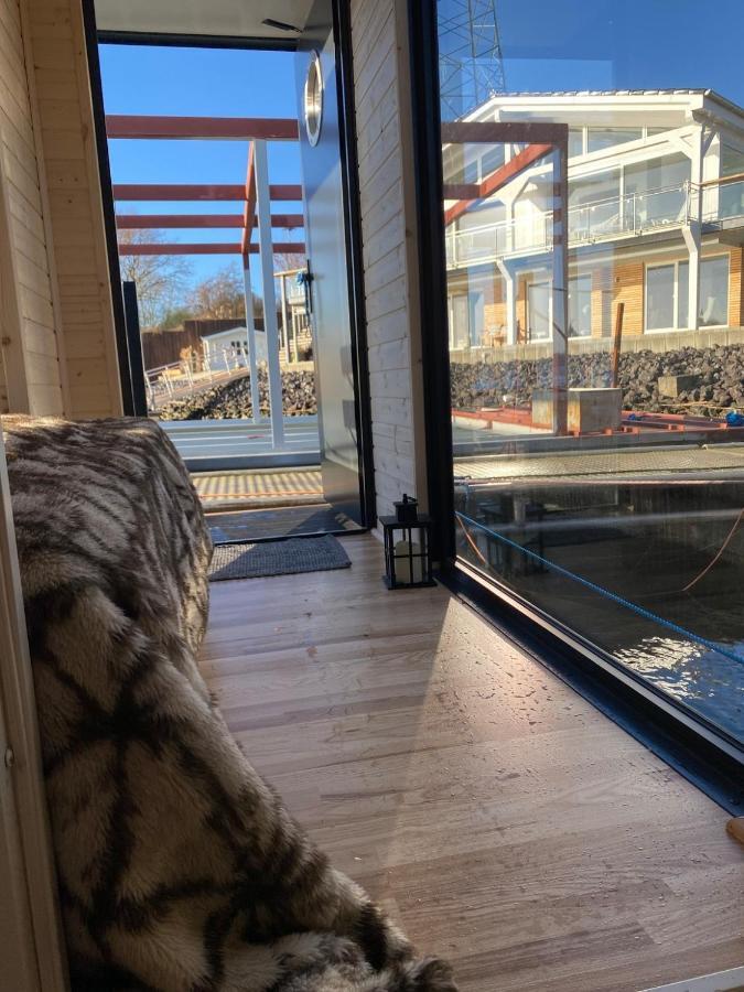 Botel Premium Hausboot Sonneninsel Lübeck