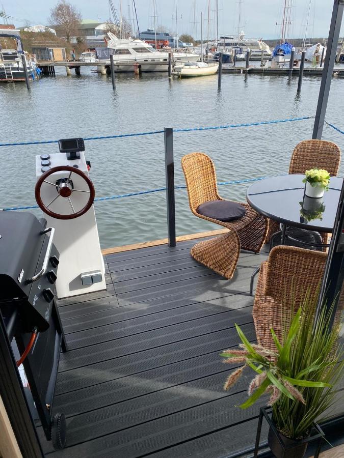 Botel Premium Hausboot Sonneninsel *